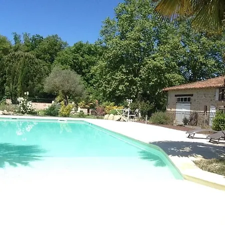 Πανσιόν La Petite Cabane, Escapade Romantique Maureville